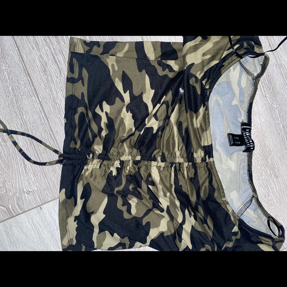 long sleeve camo crop top